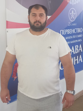 Захарян Беник Марселович.