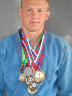 Мирошников Дмитрий Александрович.